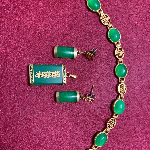 Jade Set - Picture 2 of 5